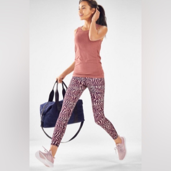 Workout Outfit - Picture 5 of 6